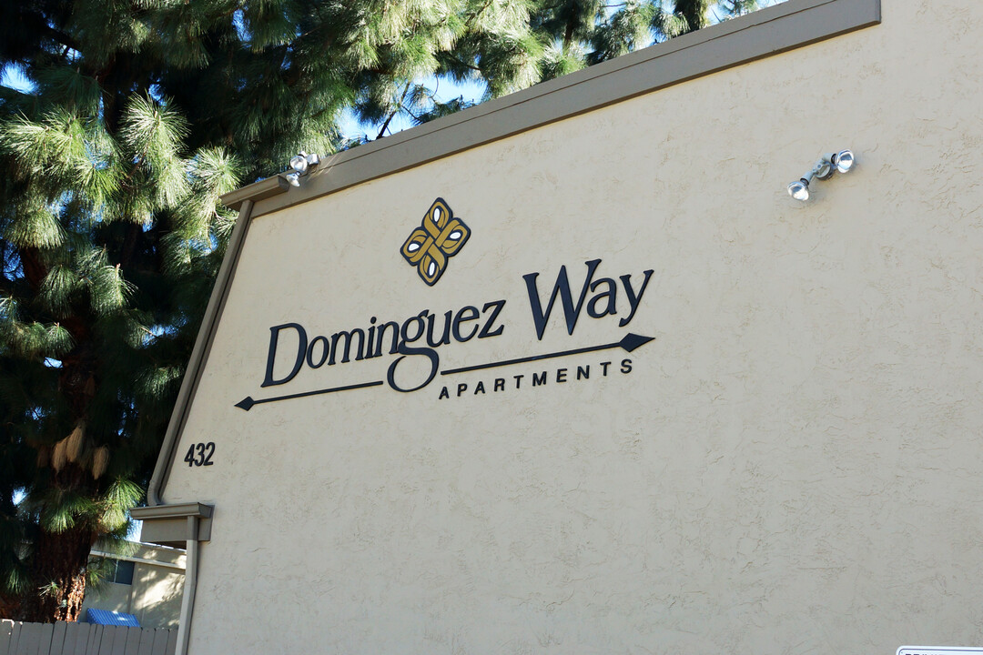 Dominguez Way Apartments in El Cajon, CA - Foto de edificio