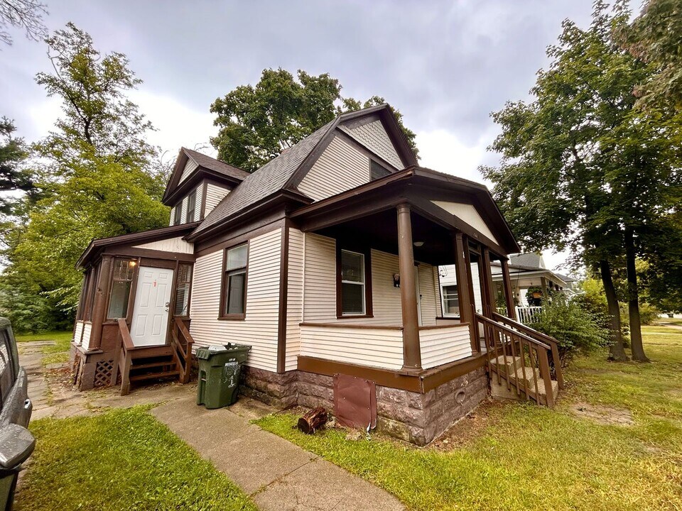 1544 Terrace St in Muskegon, MI - Building Photo