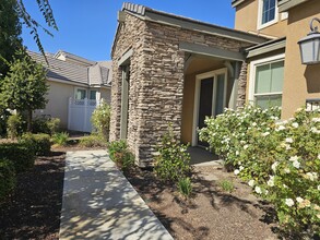 1706 Dockery St in Bakersfield, CA - Building Photo - Building Photo