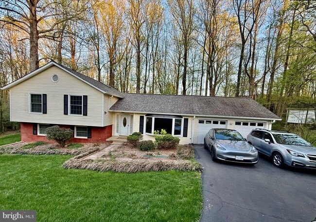 12220 Tall Pines Ct in Fairfax, VA - Building Photo - Building Photo