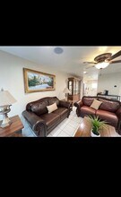 7651 Reseda Blvd in Los Angeles, CA - Building Photo - Building Photo