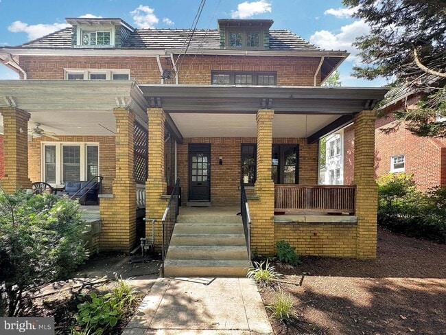 3822 Veazey St NW in Washington, DC - Building Photo - Building Photo