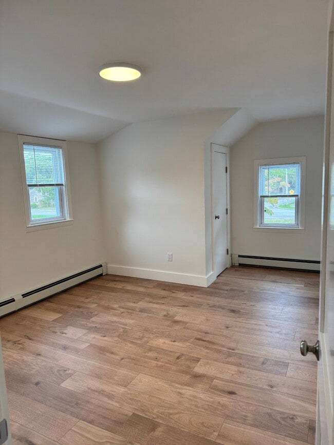 667 Main St, Unit 2nd Floor in Dennis, MA - Foto de edificio - Building Photo