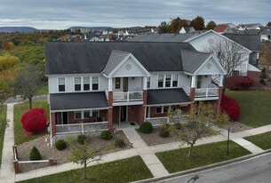 405 Blossom Dr in Duncansville, PA - Building Photo