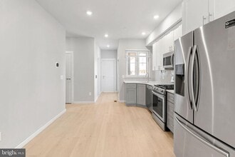 2142 Master St in Philadelphia, PA - Building Photo - Building Photo