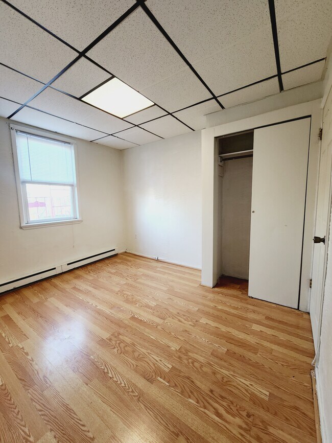 326 Avenue E in Bayonne, NJ - Building Photo - Building Photo