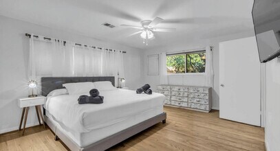 5403 Carew St in Houston, TX - Building Photo - Building Photo