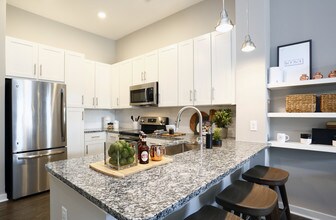 Blu on Farrington in Chapel Hill, NC - Building Photo - Interior Photo