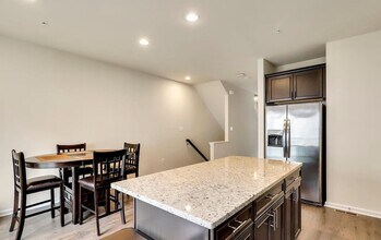 8355 Daydream Cres in Pasadena, MD - Building Photo - Building Photo