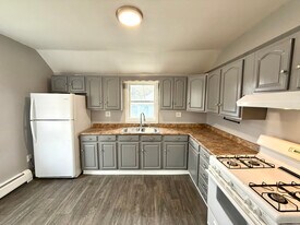 1245 19th St in Watervliet, NY - Building Photo