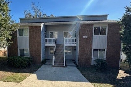 1549 Willow Bend Way in Tallahassee, FL - Foto de edificio