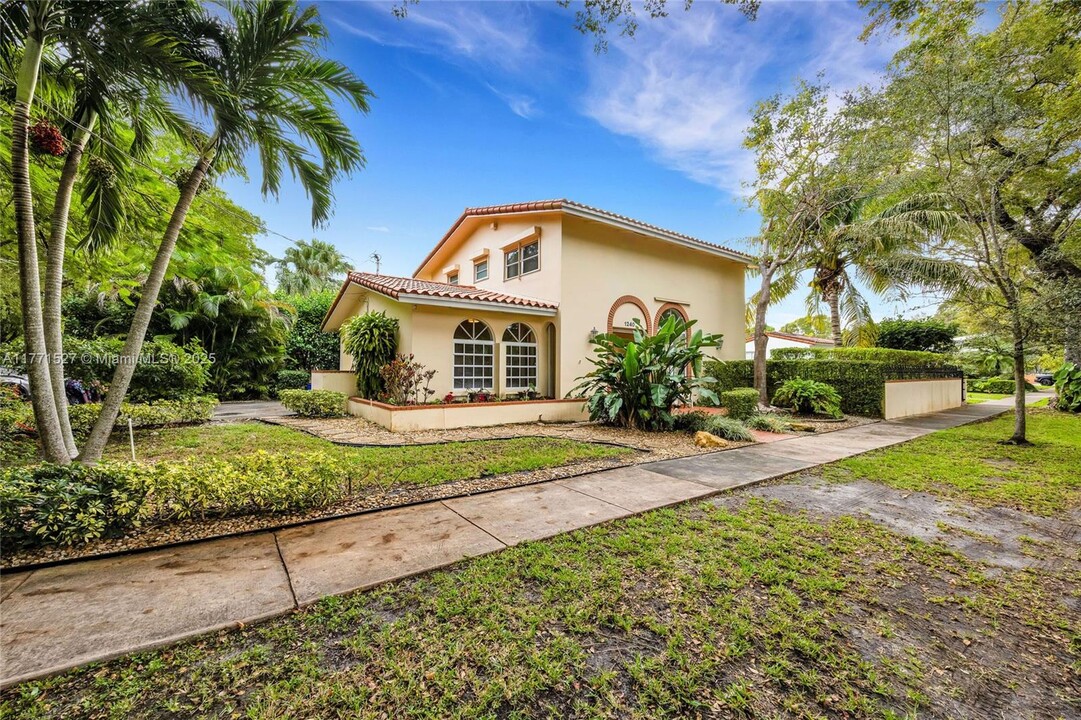 1240 Ortega Ave in Coral Gables, FL - Building Photo