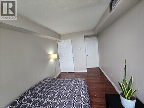 3605 Kariya Dr in Mississauga, ON - Building Photo - Building Photo