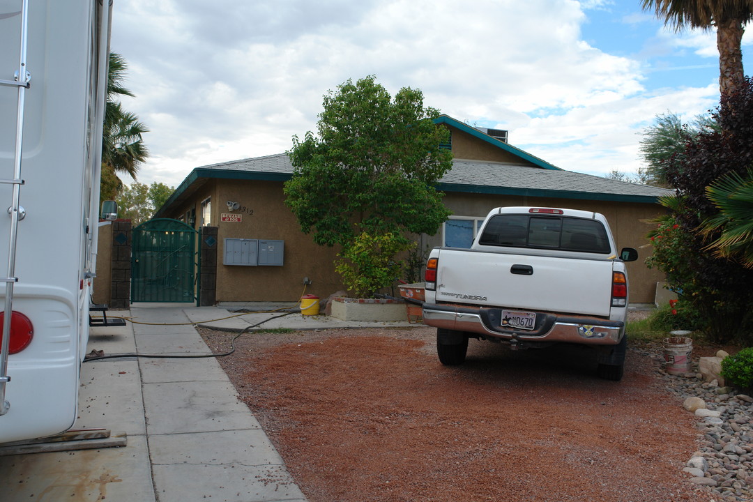 Stewart Arms in Las Vegas, NV - Building Photo