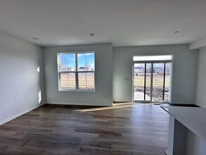 14353 S Charlton Pl in Plainfield, IL - Foto de edificio - Building Photo