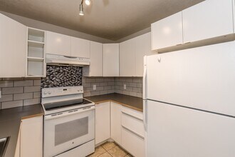 2270 S 700 E in Salt Lake City, UT - Building Photo - Building Photo