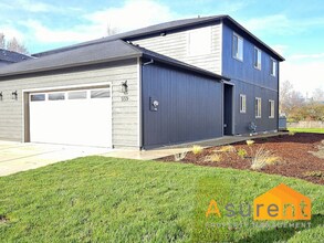 559 Nicholas Lee Dr in Medford, OR - Building Photo - Building Photo