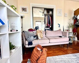 108 Myrtle St, Unit 18 in Boston, MA - Foto de edificio - Building Photo