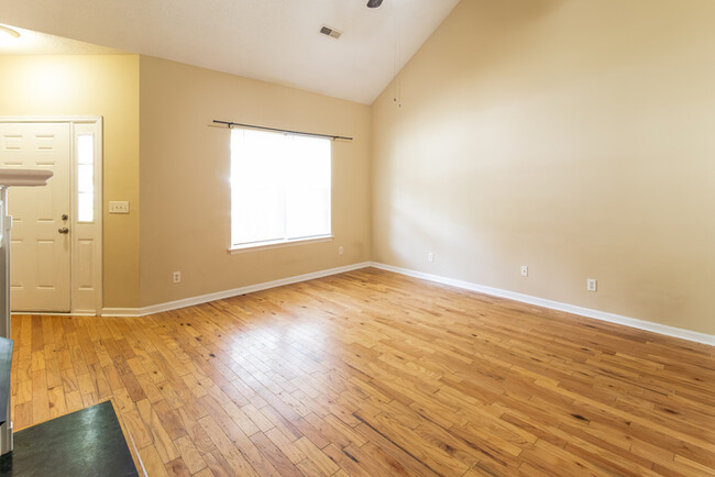 1305 Pinethicket Dr in Summerville, SC - Building Photo - Building Photo