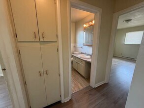 3822 North Sheridan Knolls Court in Peoria, IL - Building Photo - Building Photo