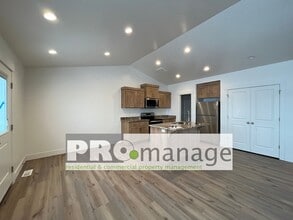 6132 Red Shirt Dr in Idaho Falls, ID - Building Photo - Building Photo