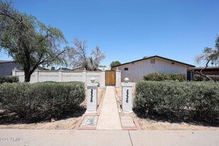 2226 W Heatherbrae Dr in Phoenix, AZ - Building Photo