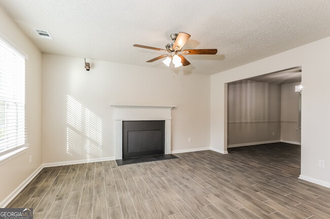 6738 Merrywood Dr in Fairburn, GA - Building Photo - Building Photo