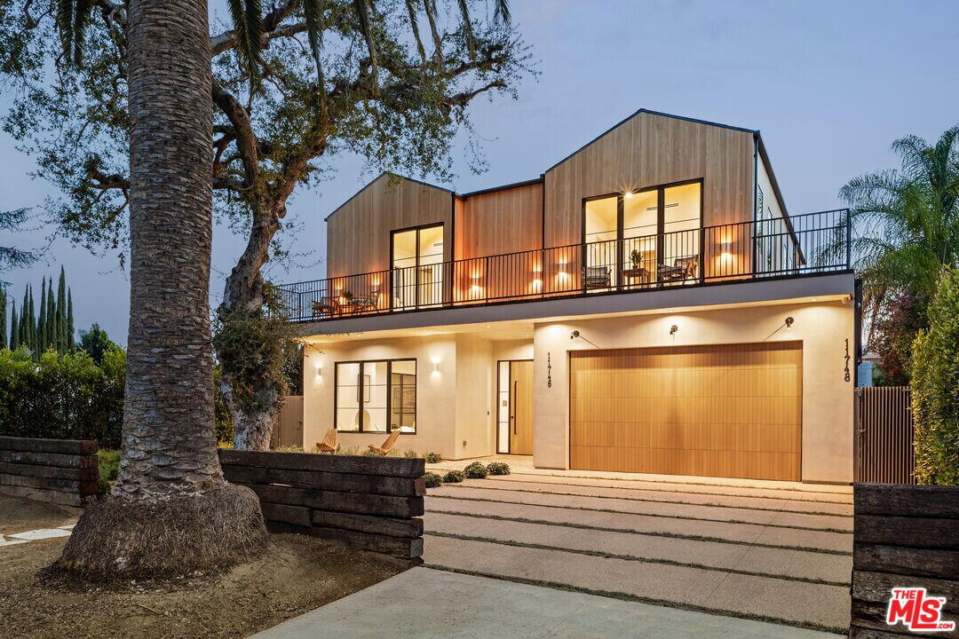 11748 La Maida St in Los Angeles, CA - Building Photo