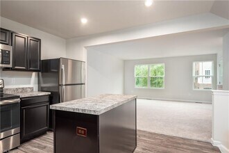 701 Lakeview Cove in Smithfield, VA - Building Photo - Building Photo