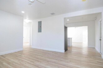 924 NW 11th Ct in Fort Lauderdale, FL - Building Photo - Building Photo