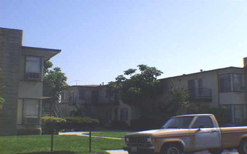 Genoa Garden Apartments in Monrovia, CA - Building Photo - Building Photo