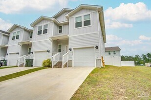 9400 Nature Crk Ln in Bellview, FL - Building Photo