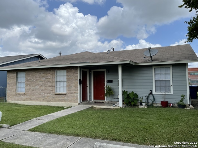 820 W Olmos Dr in San Antonio, TX - Building Photo