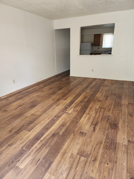 329 Alcazar St NE, Unit 1 in Albuquerque, NM - Building Photo