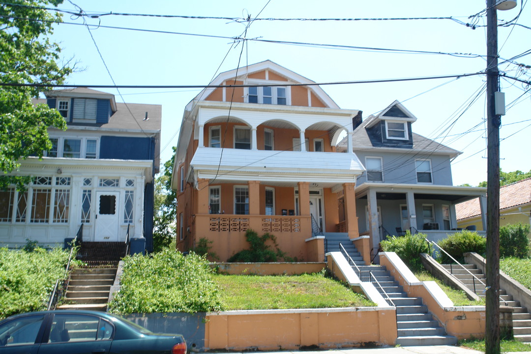 150 State St in Perth Amboy, NJ - Foto de edificio