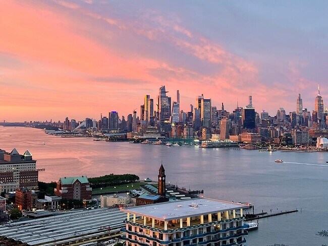 75 Park Ln S in Jersey City, NJ - Building Photo - Building Photo