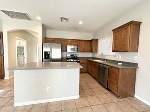 9185 Grand Sunburst Ct in Las Vegas, NV - Building Photo - Building Photo