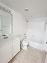 4175 N Haverhill Rd, Unit 907 in West Palm Beach, FL - Building Photo - Building Photo