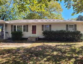 704 Strozier Ln in Barling, AR - Building Photo