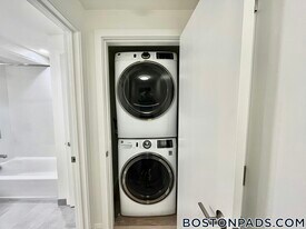 1079 Commonwealth Ave in Boston, MA - Building Photo