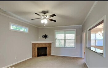 3845 N Druid Hills Rd in Atlanta, GA - Foto de edificio - Building Photo