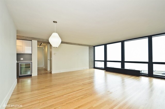 910 N Lake Shore Dr-Unit -517 in Chicago, IL - Building Photo - Building Photo