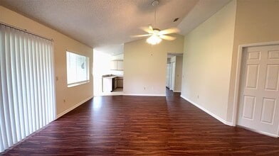 13 Wood Crest Ln in Palm Coast, FL - Building Photo - Building Photo