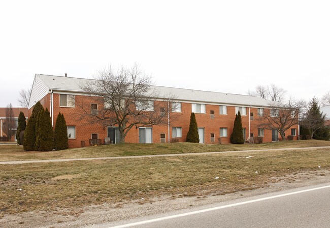 Farmington Manor Apartments in Farmington, MI - Building Photo - Building Photo