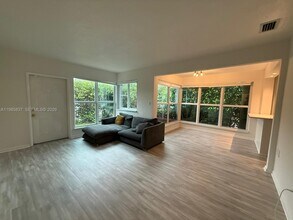 1247 Marseille Dr in Miami Beach, FL - Building Photo - Building Photo