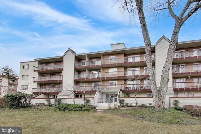 property at 7420 Lakeview Dr