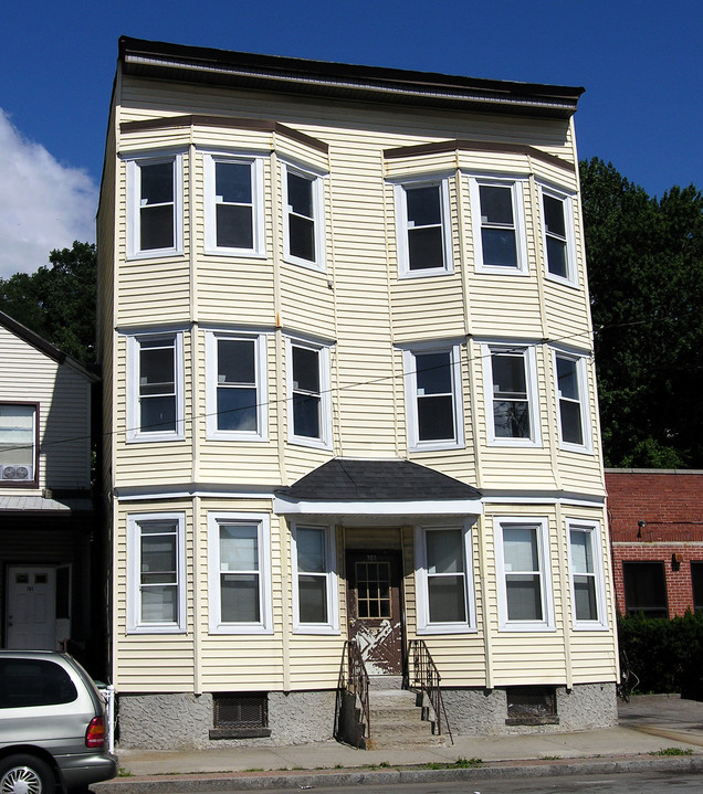 703 Nepperhan Ave in Yonkers, NY - Foto de edificio