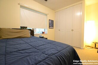 34 Lake Shore Terrace, Unit 3 in Boston, MA - Foto de edificio - Building Photo