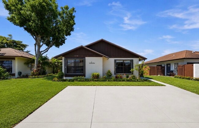 property at 5330 Mendoza St
