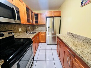 8511 NW 8th St in Miami, FL - Building Photo - Building Photo